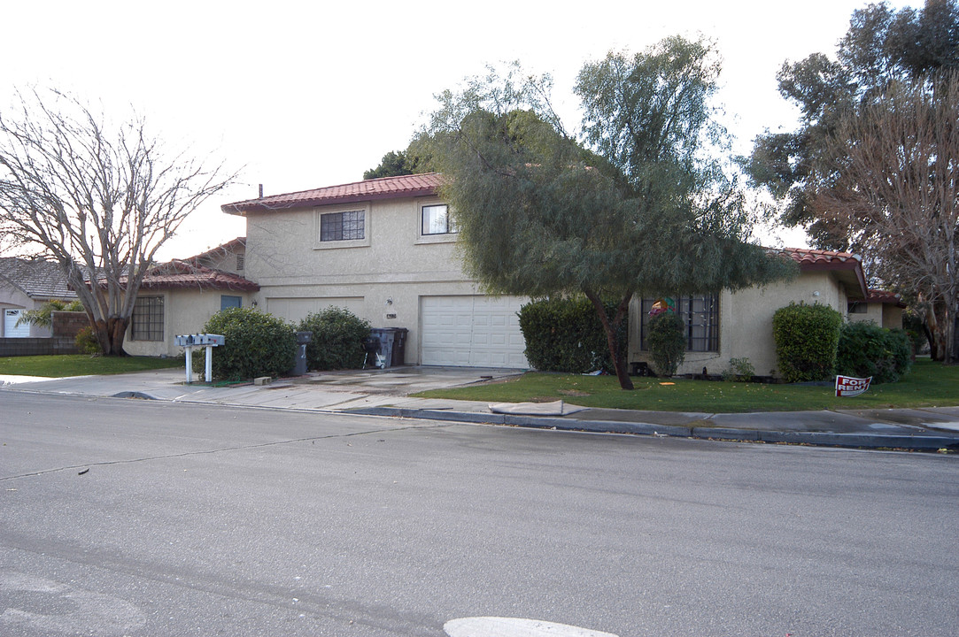 32175 Navajo Trl in Cathedral City, CA - Building Photo