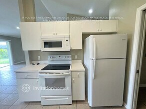 813 SW 10th Pl in Cape Coral, FL - Building Photo - Building Photo
