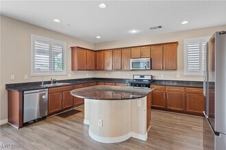 1121 Copper Grass St in Henderson, NV - Building Photo - Building Photo