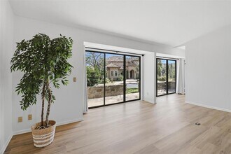 100 Bay Point Dr in Horseshoe Bay, TX - Building Photo - Building Photo