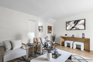 1289 RENTAL CONDO COMMUNITY in Columbus, OH - Building Photo