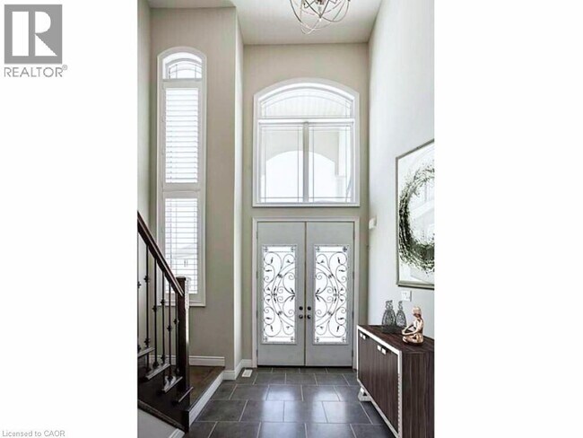 16 Riva Ct in Hamilton, ON - Building Photo - Building Photo