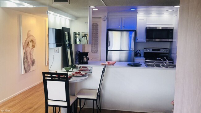 3650 Inverrary Dr in Lauderhill, FL - Building Photo - Building Photo