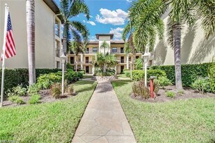 221 Fox Glen Dr, Unit 2207- in Naples, FL - Building Photo