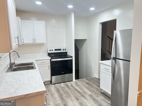 9028 Raven Dr in Jonesboro, GA - Building Photo - Building Photo