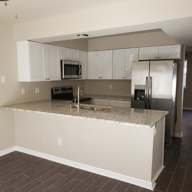property at 1536 Hickory Ave