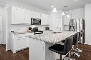 517 Concho St in Aubrey, TX - Building Photo