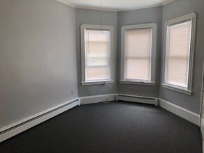 257 Tinkham St in New Bedford, MA - Building Photo - Building Photo