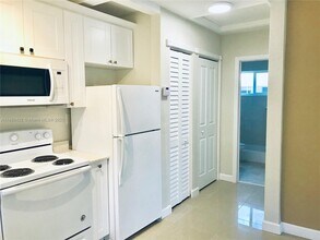 1949 Funston St in Hollywood, FL - Building Photo - Building Photo