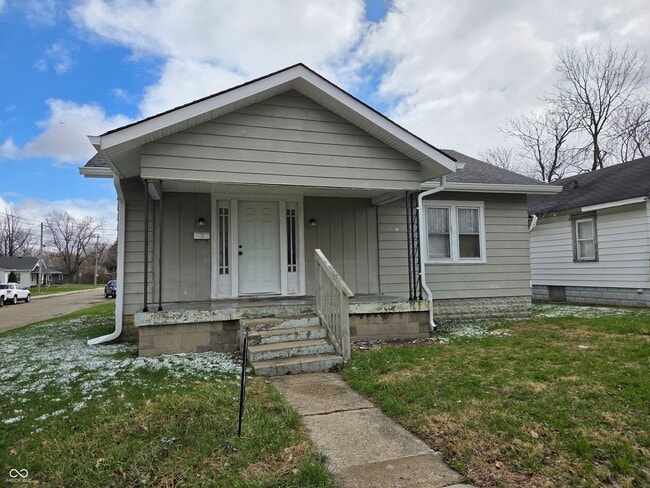 property at 2002 Arrow Ave