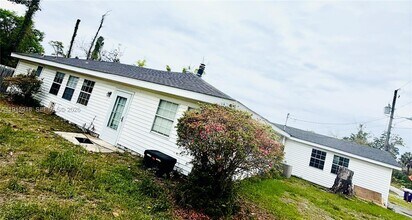 3900 W 17th St in Panama City, FL - Building Photo - Building Photo