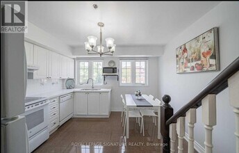 593-593 Kennedy Rd in Toronto, ON - Building Photo - Building Photo