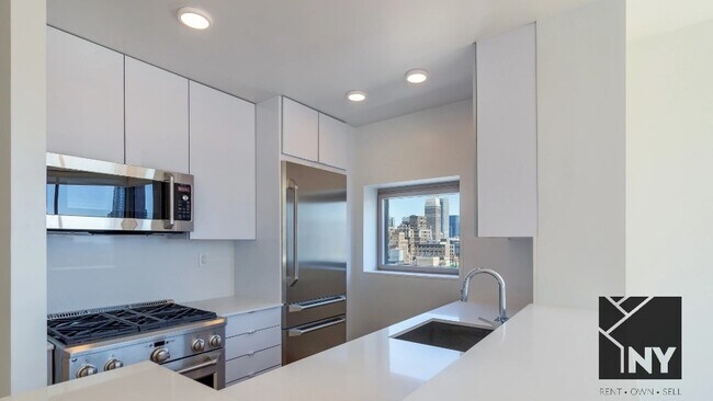 102 W 27th St in New York, NY - Building Photo - Building Photo