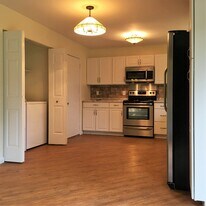 974 Long Hollow Pike in Gallatin, TN - Building Photo
