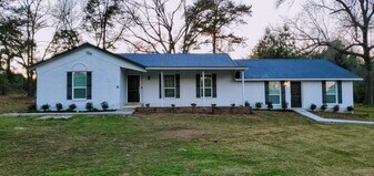 15865 Shatterway Ln, Unit A in Willis, TX - Building Photo