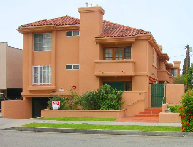 property at 143 S Hayworth Ave