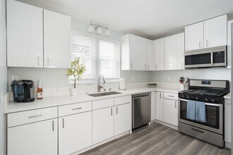 2454 Union St in San Diego, CA - Foto de edificio - Building Photo