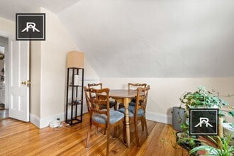 36 Willow St, Unit 3 in Newton, MA - Building Photo - Building Photo