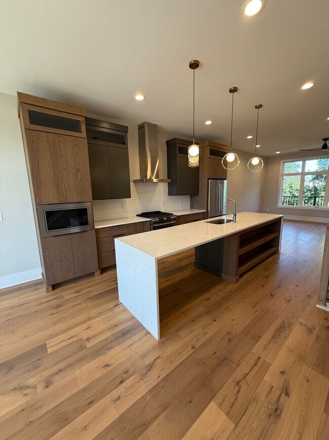 property at 118 Frazier Ave