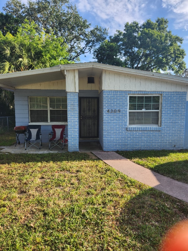 property at 4309 W Grace St