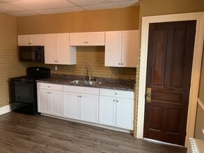 150 S East St, Unit Second Floor in Spring Grove, PA - Building Photo - Building Photo