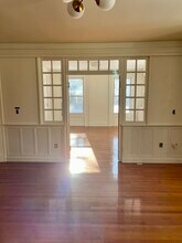 56 Phillips Pl, Unit 1 in Northampton, MA - Foto de edificio - Building Photo