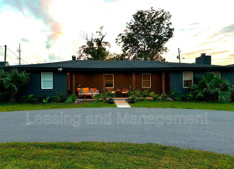 823 Jordan St in Charleston, SC - Building Photo