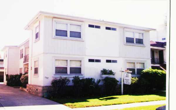 1142 S Holt Ave in Los Angeles, CA - Foto de edificio - Building Photo