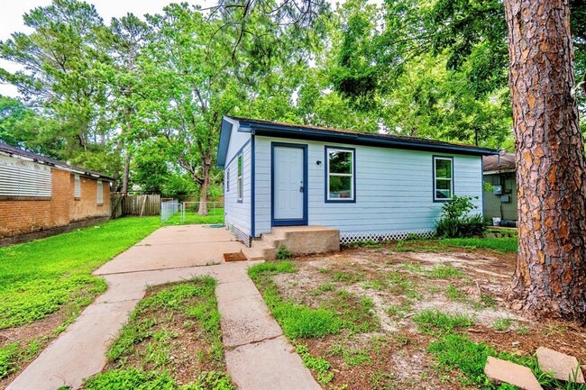 529 Illinois Ave in League City, TX - Building Photo - Building Photo