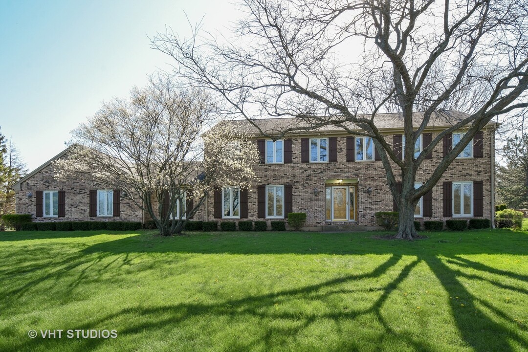 13 Beechnut Dr in South Barrington, IL - Foto de edificio