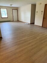 105 Crystal Lake Ct in Stephens City, VA - Building Photo
