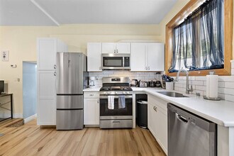 137 W 15th St, Unit SI ID1511045P in Bayonne, NJ - Building Photo - Building Photo