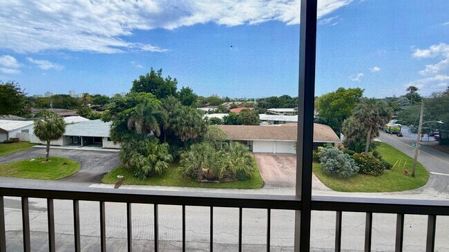 4501 NE 21st Ave in Fort Lauderdale, FL - Foto de edificio - Building Photo