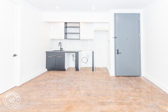 321 Woodbine St-Unit -2F in Brooklyn, NY - Building Photo - Building Photo