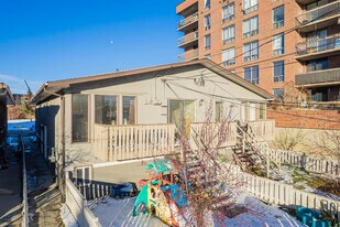 1910 29th St SW in Calgary, AB - Building Photo