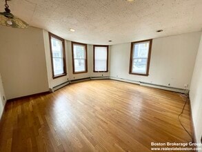 5 Oswald St, Unit 1 in Boston, MA - Building Photo - Building Photo