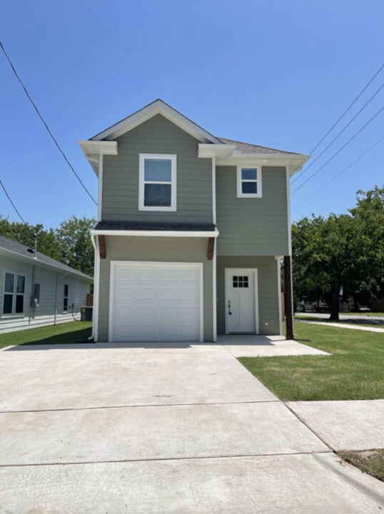 401 N Andrews Ave in Sherman, TX - Building Photo