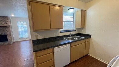 3124 Tudor Ln in Irving, TX - Building Photo - Building Photo