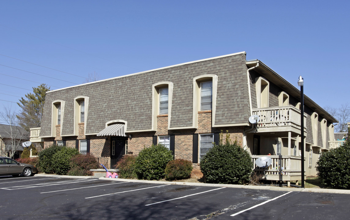 8114 Elderberry Dr in Knoxville, TN - Foto de edificio