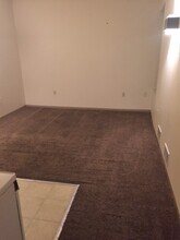 221 W Main St, Unit 3A in Carnegie, PA - Building Photo - Building Photo