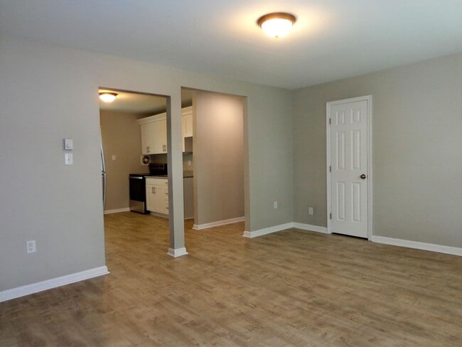 4630 Coronet Ave in Virginia Beach, VA - Building Photo - Building Photo