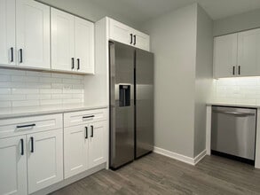 185 N Gregory St in Aurora, IL - Building Photo - Building Photo