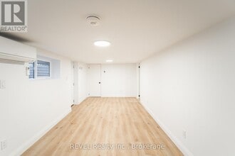 718 Ontario Rd in Welland, ON - Building Photo - Building Photo