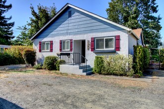 Rogue River Oasis in Grants Pass, OR - Building Photo - Other