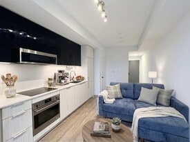 308 Jarvis St in Toronto, ON - Building Photo