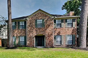 3918 Forest Village Dr in Humble, TX - Building Photo