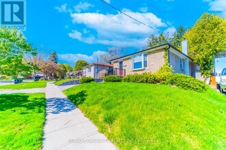 28 Benhur Crescent in Toronto, ON - Building Photo - Building Photo