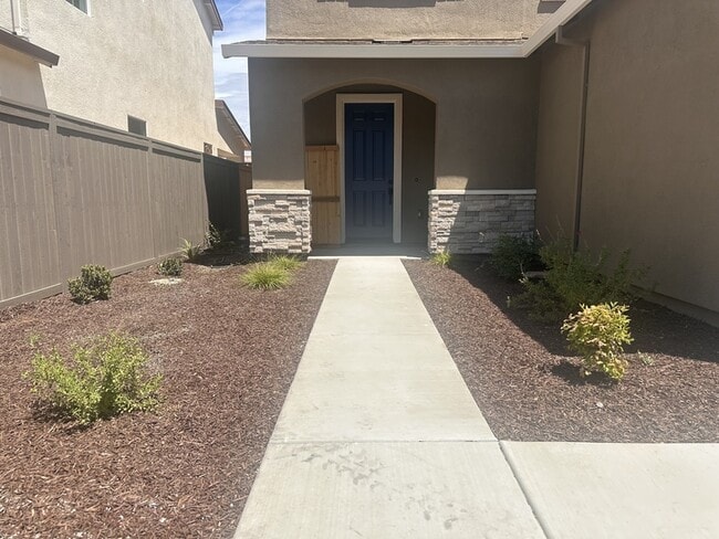 7301 Headstock St in Sacramento, CA - Building Photo - Building Photo