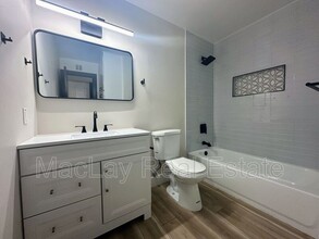 8225 E Whitton Ave in Scottsdale, AZ - Building Photo - Building Photo