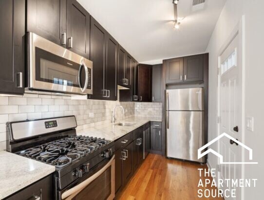2203 W Eastwood Ave, Unit 2SE